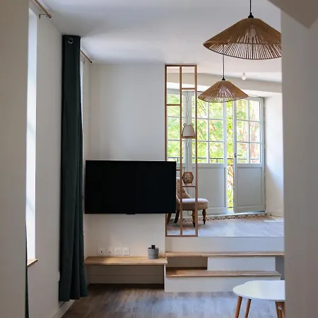 Les Cariatides Apartament