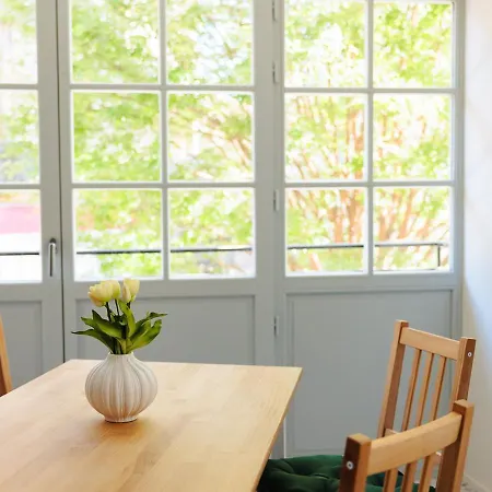 Apartament Les Cariatides