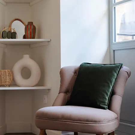 Apartament Les Cariatides