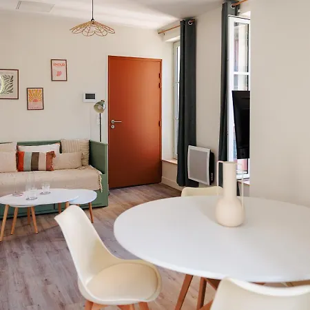 Les Cariatides Apartament *